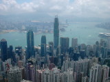 真ん中に見える建設中のビルは、香港で最も高いビルになる香港セントラルノースイーストタワー